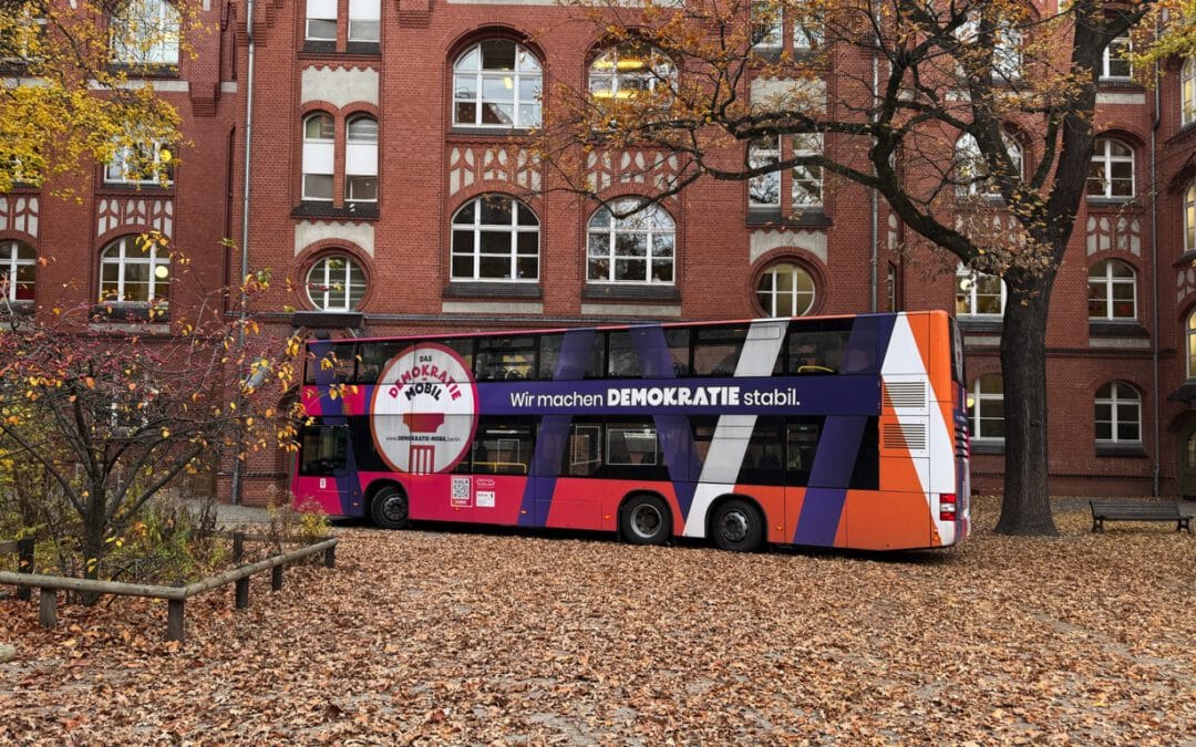 Das Demokratie-Mobil an der Teltow-Grundschule!